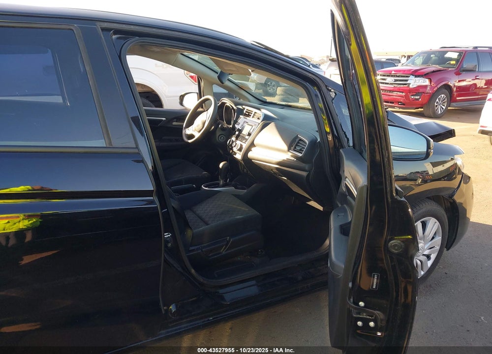 2015 HONDA FIT LX VIN: 3HGGK5H53FM779777
