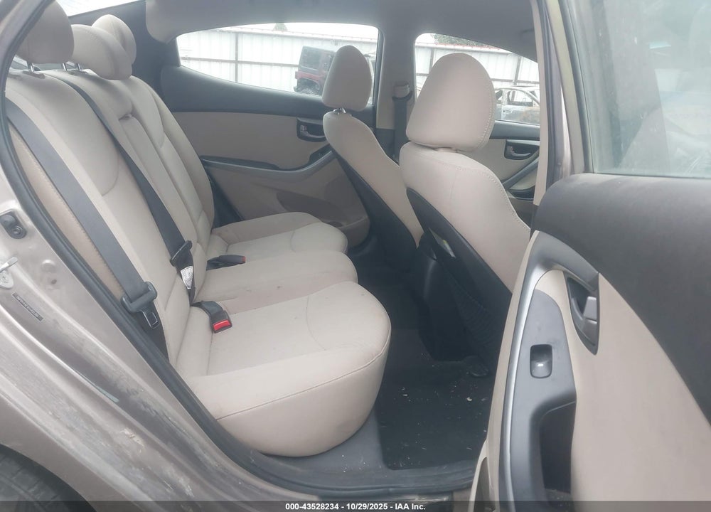 2014 HYUNDAI ELANTRA SE VIN: 5NPDH4AE1EH455395