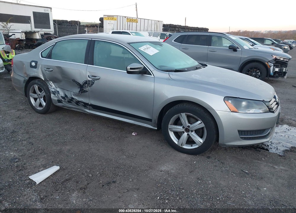 2012 VOLKSWAGEN PASSAT 2.5L SE VIN: 1VWBP7A30CC106034