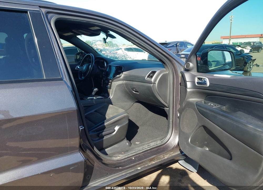 2021 JEEP GRAND CHEROKEE VIN: 1C4RJFAG0MC562973