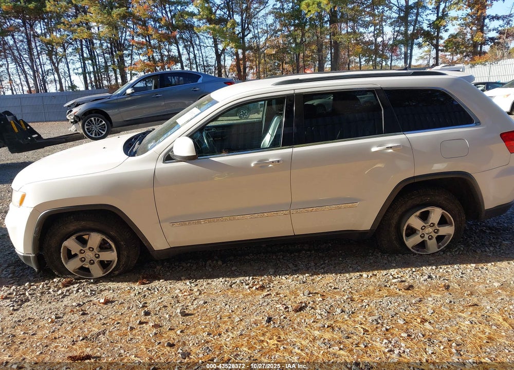 2013 JEEP GRAND CHEROKEE VIN: 1C4RJFAG8DC633529