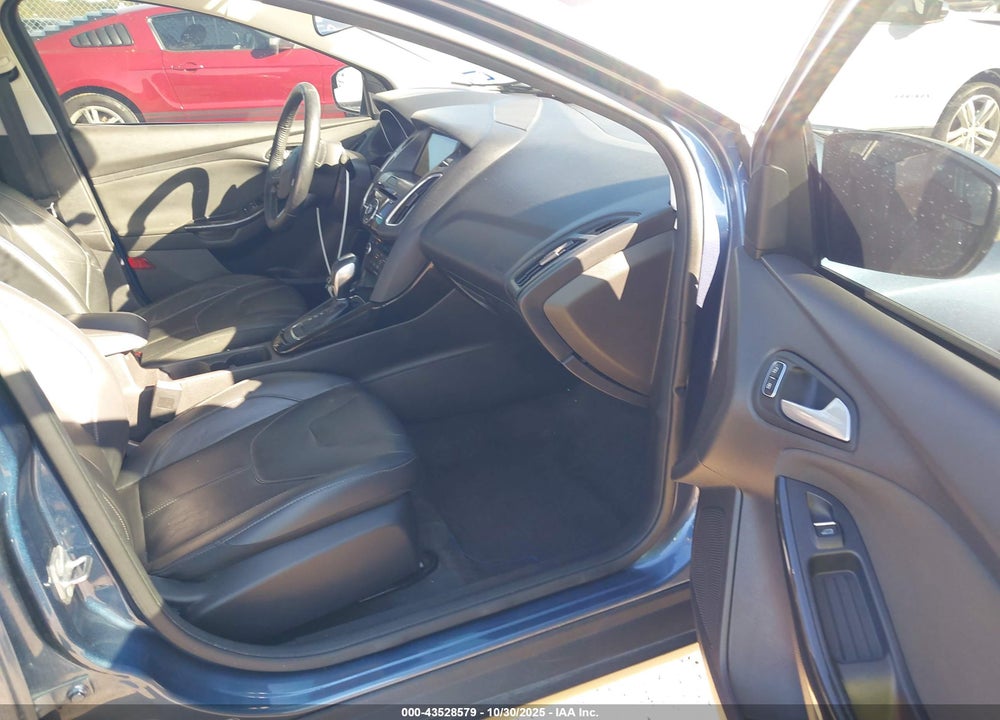 2018 FORD FOCUS VIN: 1FADP3J29JL233086