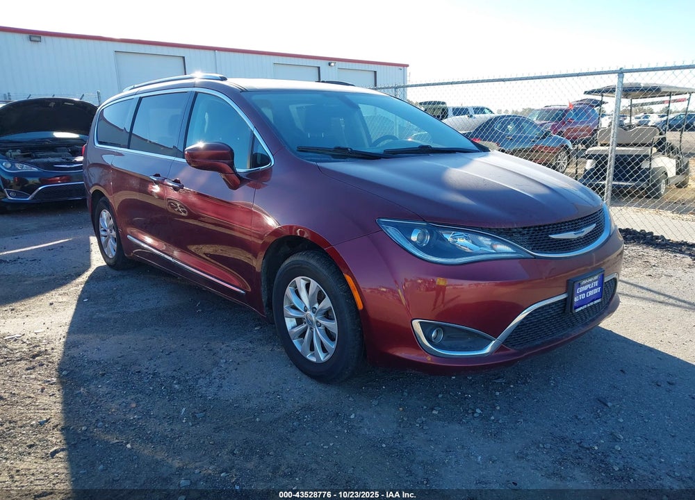 2018 CHRYSLER PACIFICA TOURING L VIN: 2C4RC1BG9JR120742