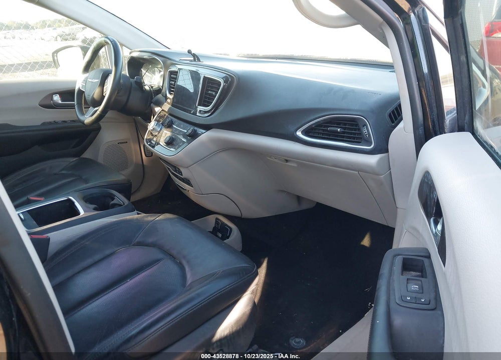 2017 CHRYSLER PACIFICA TOURING L PLUS VIN: 2C4RC1EG4HR771038