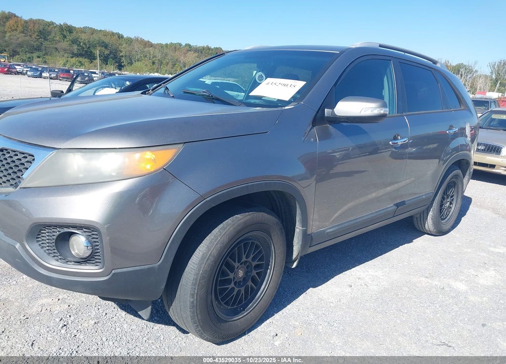 2011 KIA SORENTO LX VIN: 5XYKT4A13BG020948