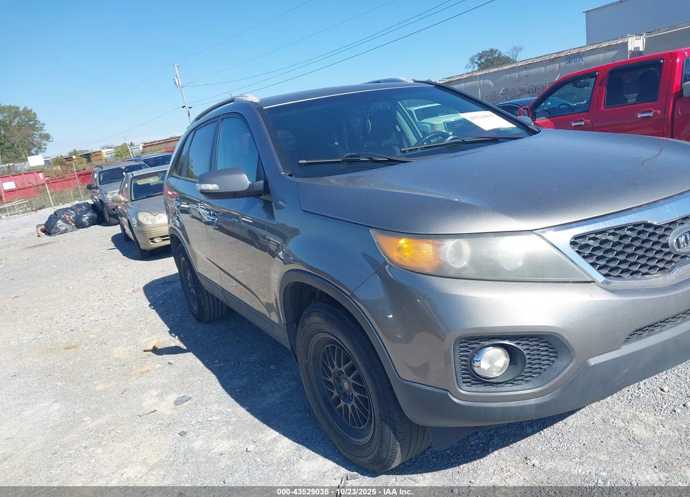 2011 KIA SORENTO LX VIN: 5XYKT4A13BG020948