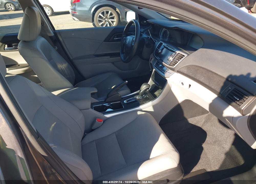 2015 HONDA ACCORD VIN: 1HGCR3F80FA004443