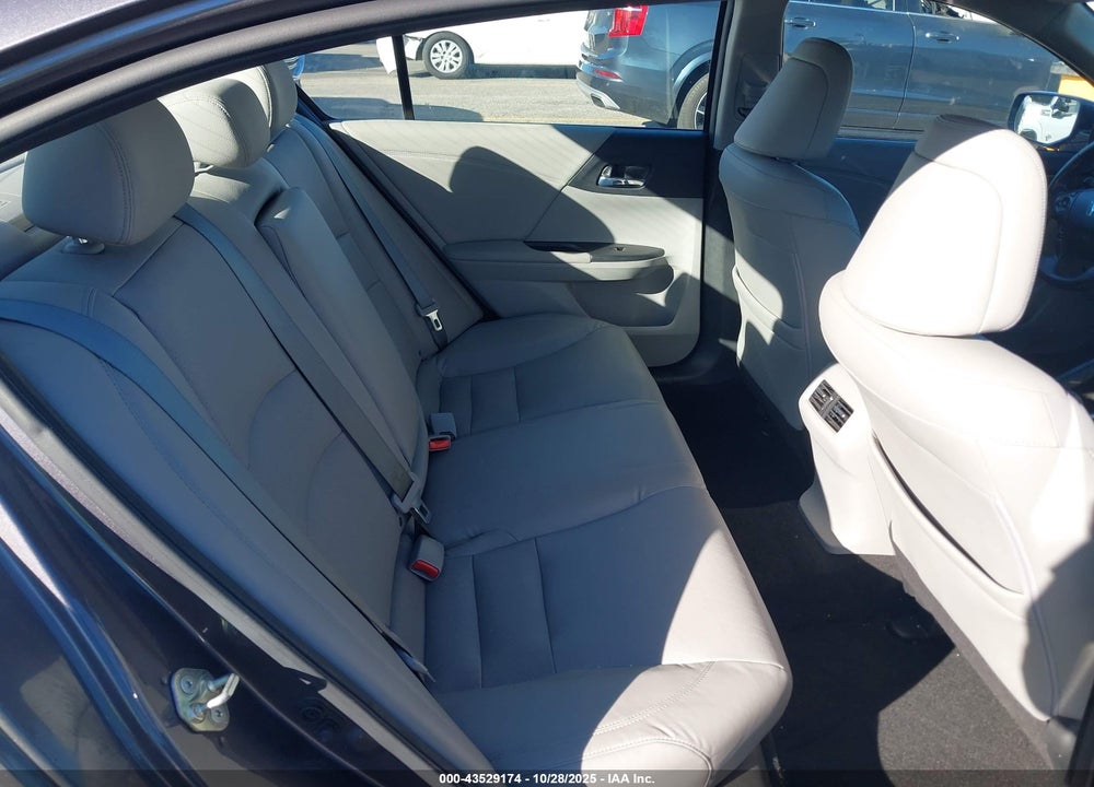 2015 HONDA ACCORD VIN: 1HGCR3F80FA004443