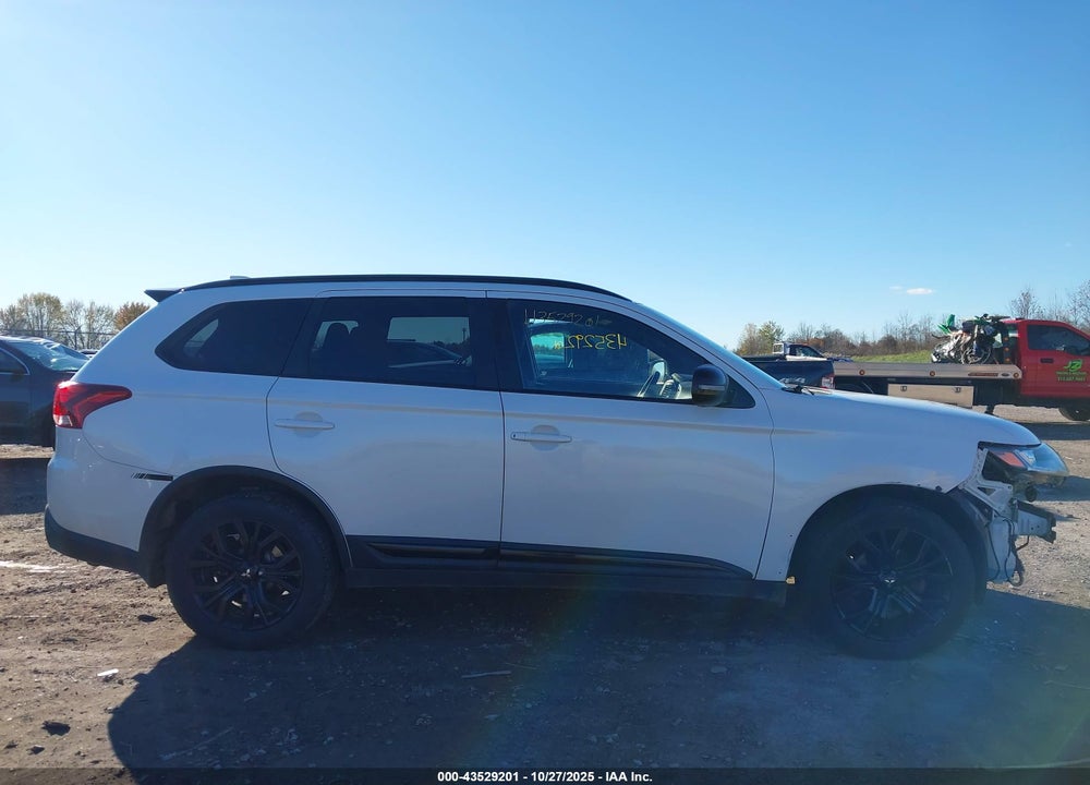 2018 MITSUBISHI OUTLANDER VIN: JA4AZ3A30JZ067919