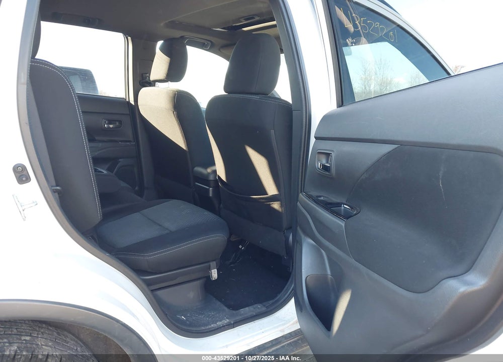 2018 MITSUBISHI OUTLANDER VIN: JA4AZ3A30JZ067919