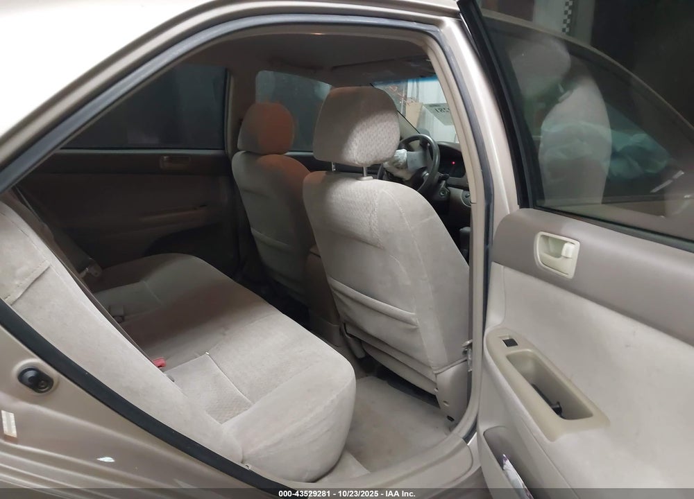 2002 TOYOTA CAMRY LE VIN: 4T1BE32K12U623807