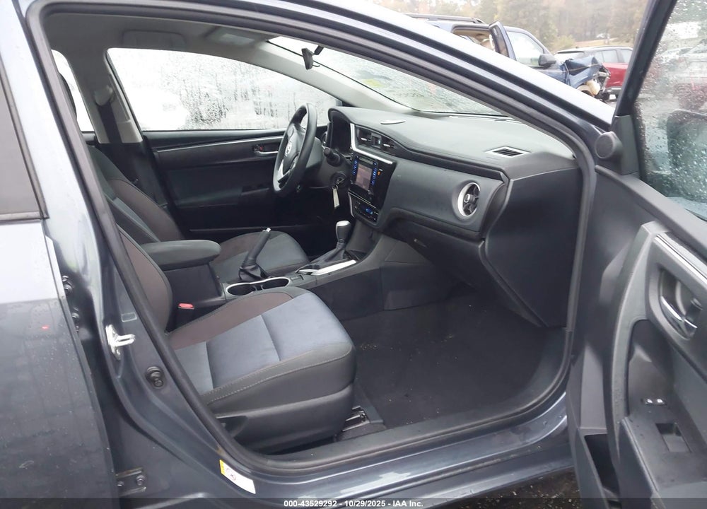 2017 TOYOTA COROLLA LE VIN: 2T1BURHE0HC754910