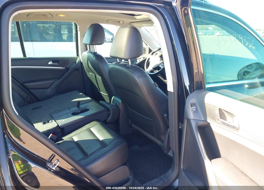 2012 VOLKSWAGEN TIGUAN SEL VIN: WVGBV7AX7CW601126