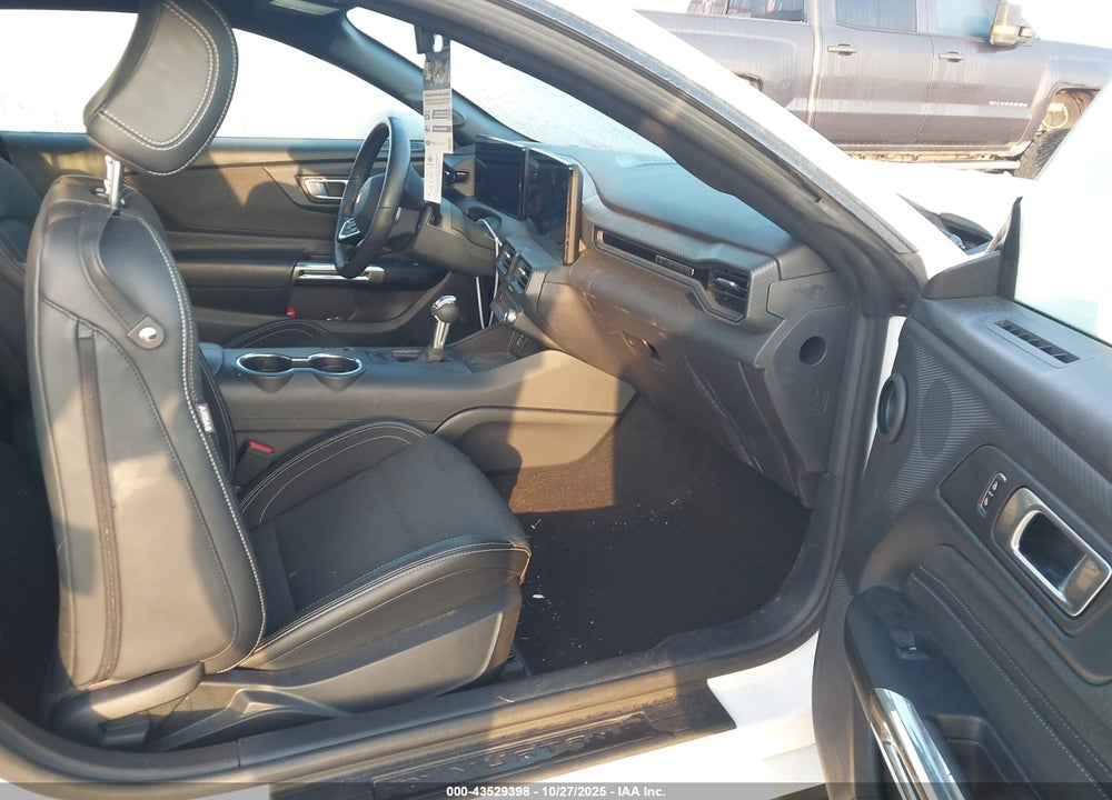 2024 FORD MUSTANG ECOBOOST FASTBACK VIN: 1FA6P8TH0R5105570