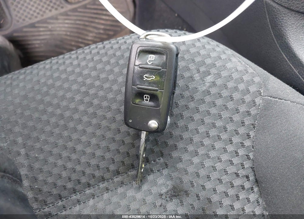 2014 VOLKSWAGEN JETTA VIN: 3VW3L7AJXEM306029