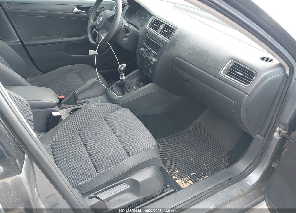 2014 VOLKSWAGEN JETTA VIN: 3VW3L7AJXEM306029