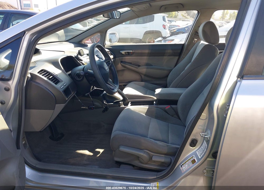 2010 HONDA CIVIC LX VIN: 19XFA1F51AE068395