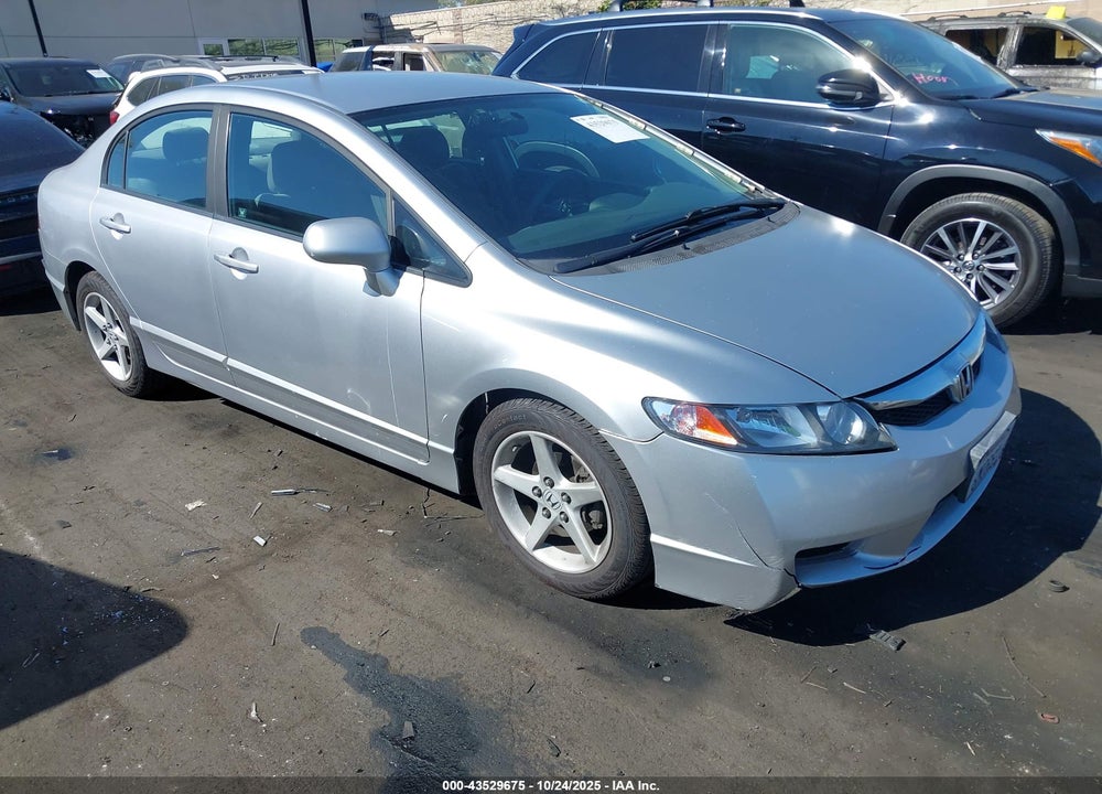 2010 HONDA CIVIC LX VIN: 19XFA1F51AE068395