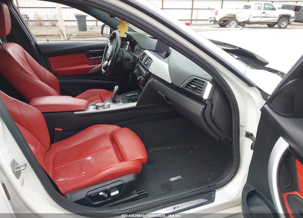 2018 BMW 3 SERIES VIN: WBA8D9G53JNU70277