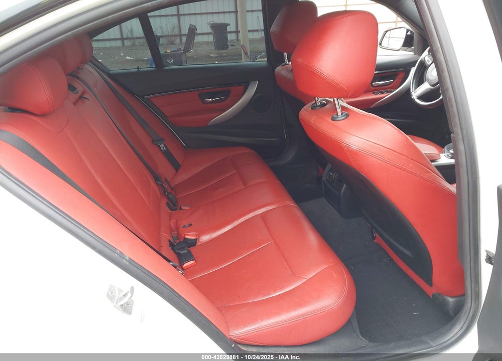 2018 BMW 3 SERIES VIN: WBA8D9G53JNU70277