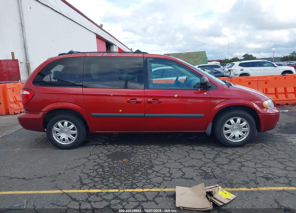 2005 CHRYSLER TOWN & COUNTRY VIN: 1C4GP45R05B370563