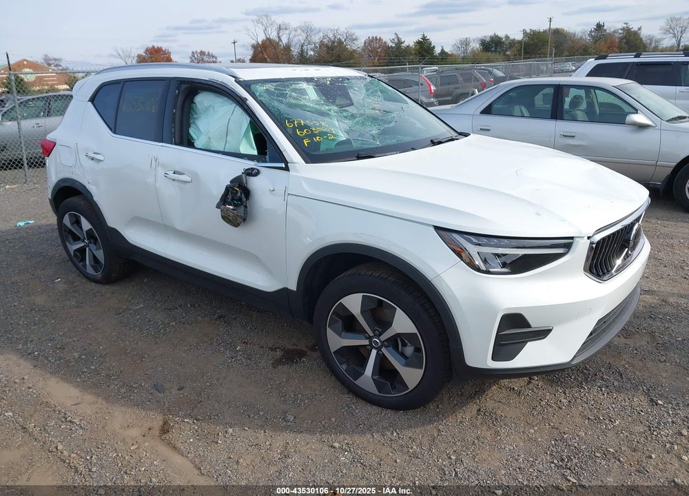 2025 VOLVO XC40 B5 CORE BRIGHT THEME VIN: YV4L12UJ9S2603509