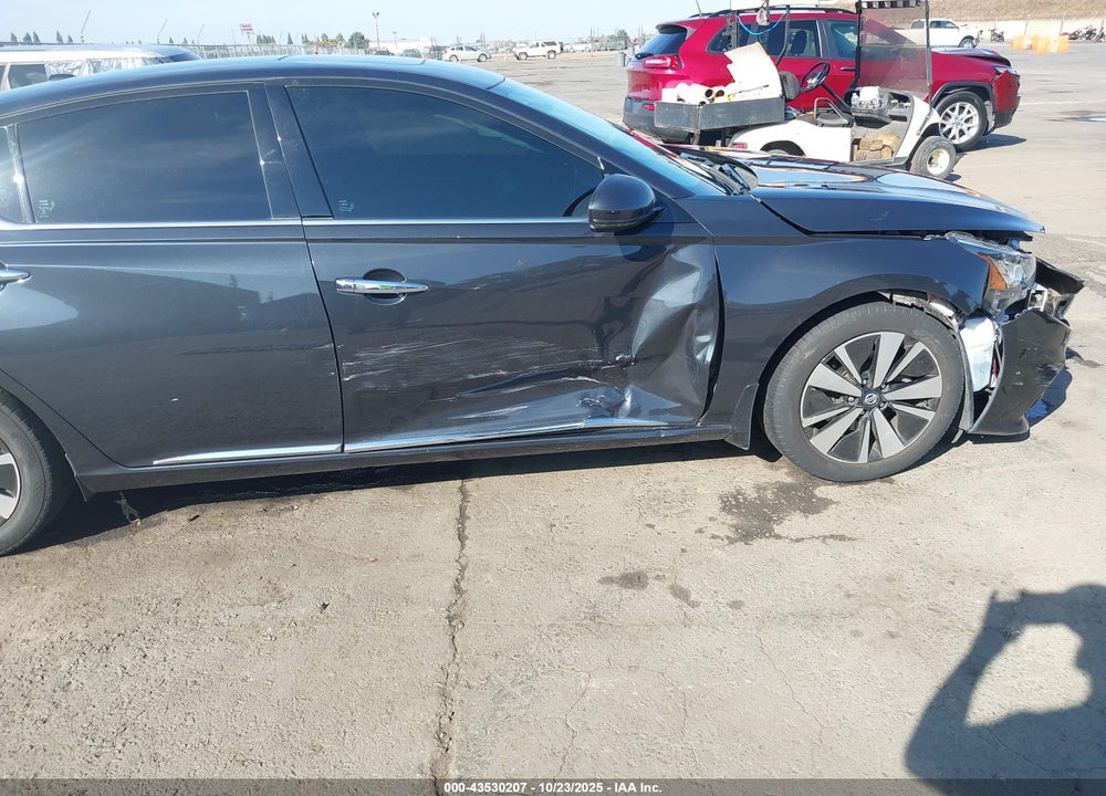 2020 NISSAN ALTIMA SV FWD VIN: 1N4BL4DV2LC176702