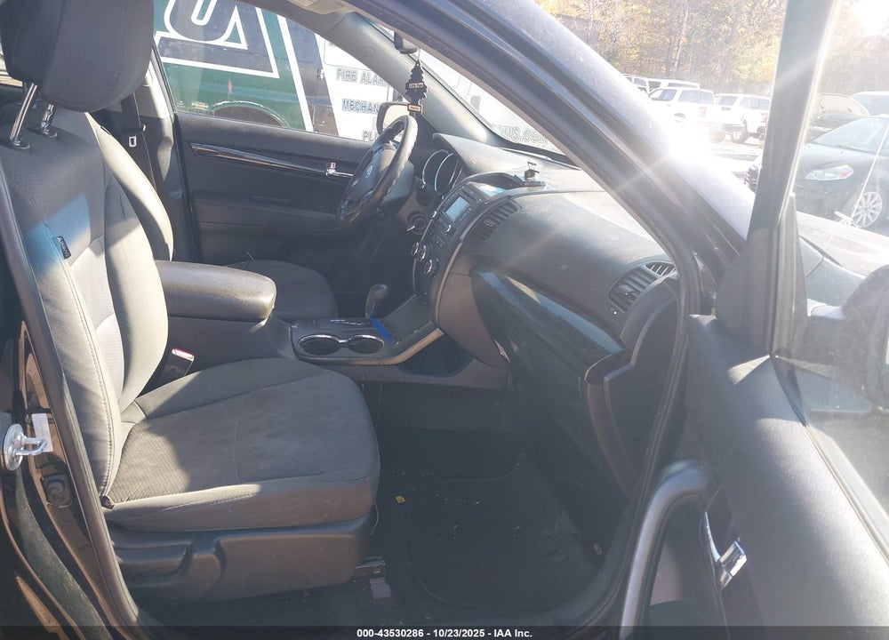 2013 KIA SORENTO VIN: 5XYKTDA6XDG414607