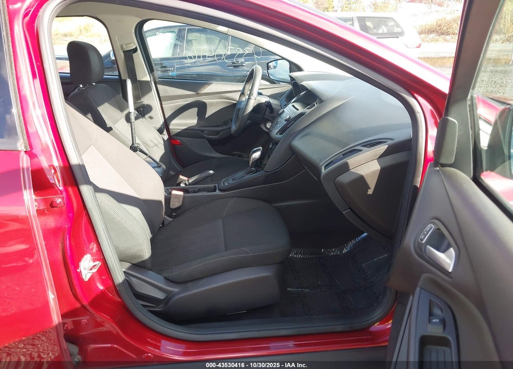 2015 FORD FOCUS SE VIN: 1FADP3K22FL343631