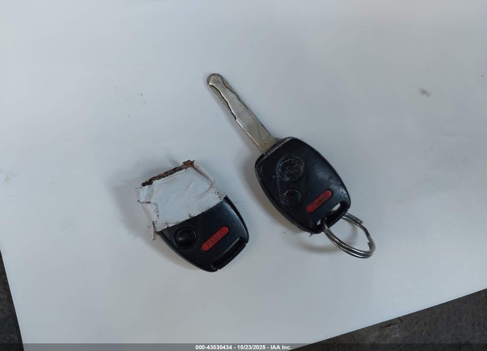 2011 HONDA CIVIC LX VIN: 19XFA1F50BE039424
