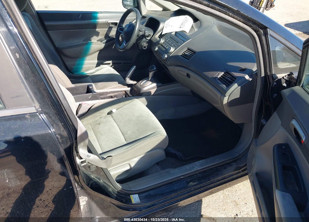 2011 HONDA CIVIC LX VIN: 19XFA1F50BE039424