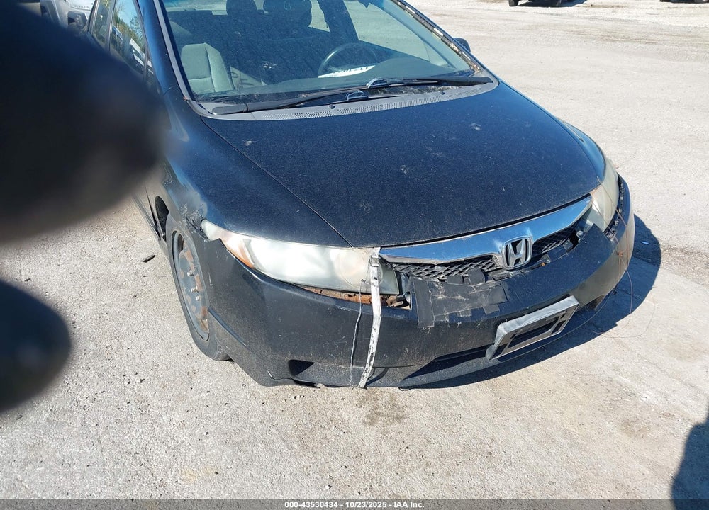 2011 HONDA CIVIC LX VIN: 19XFA1F50BE039424