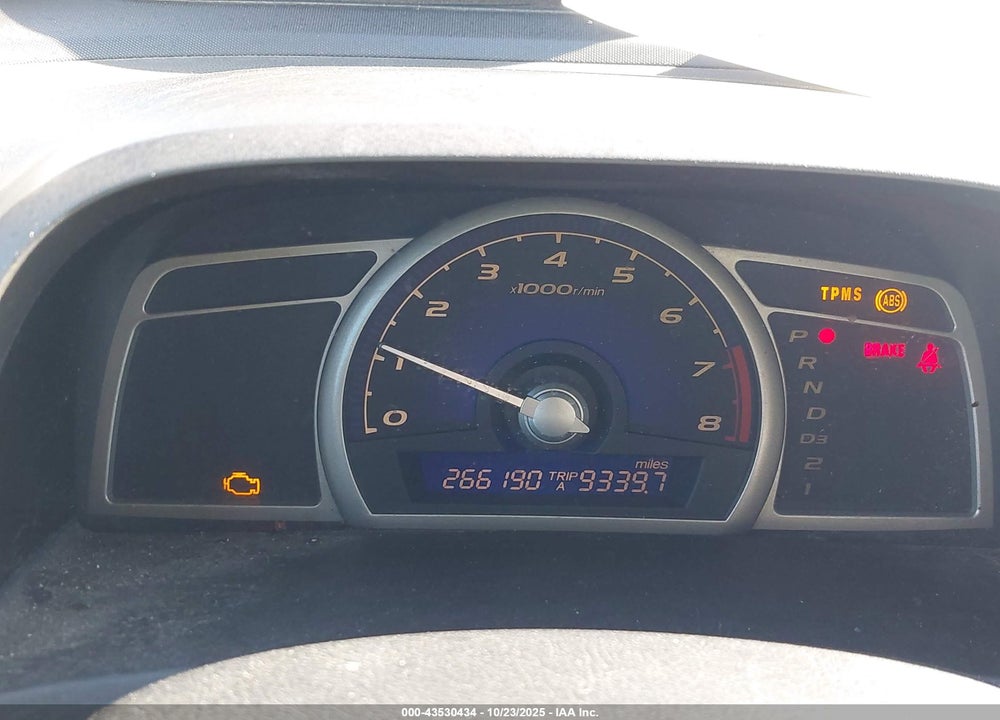 2011 HONDA CIVIC LX VIN: 19XFA1F50BE039424