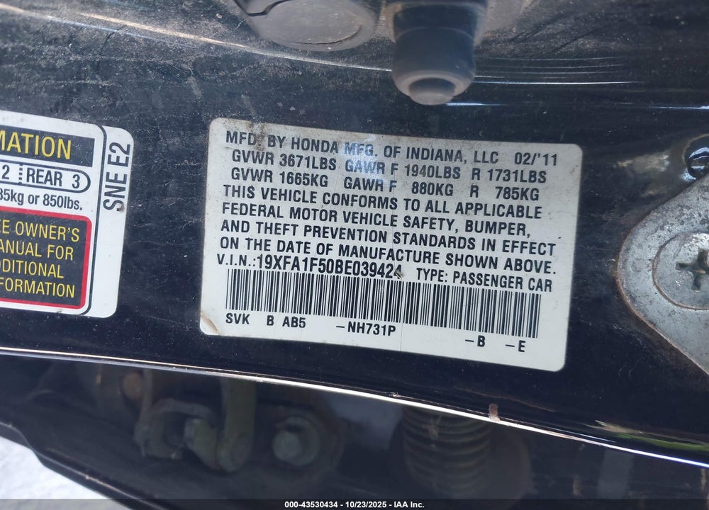 2011 HONDA CIVIC LX VIN: 19XFA1F50BE039424