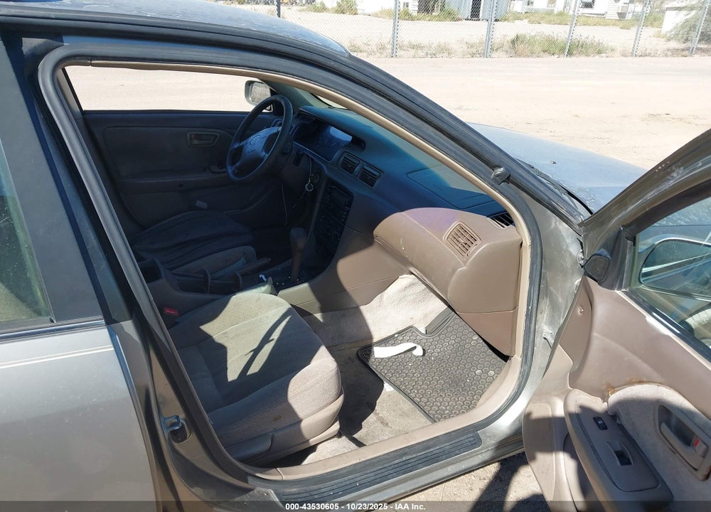 2001 TOYOTA CAMRY LE VIN: JT2BG22K210535291