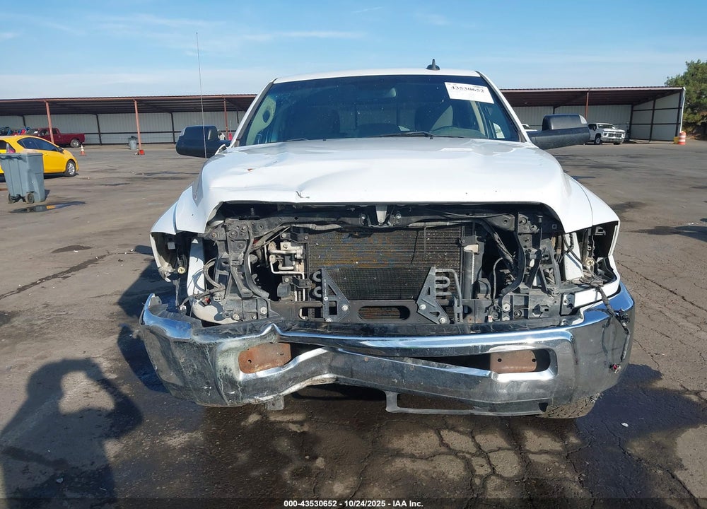 2017 RAM 2500 SLT  4X2 8' BOX VIN: 3C6UR4JJ0HG702016