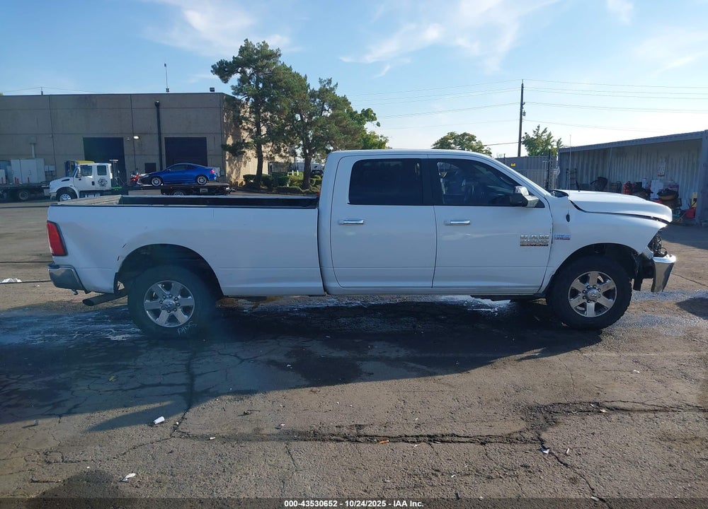2017 RAM 2500 SLT  4X2 8' BOX VIN: 3C6UR4JJ0HG702016