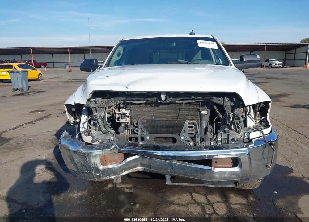2017 RAM 2500 SLT  4X2 8' BOX VIN: 3C6UR4JJ0HG702016