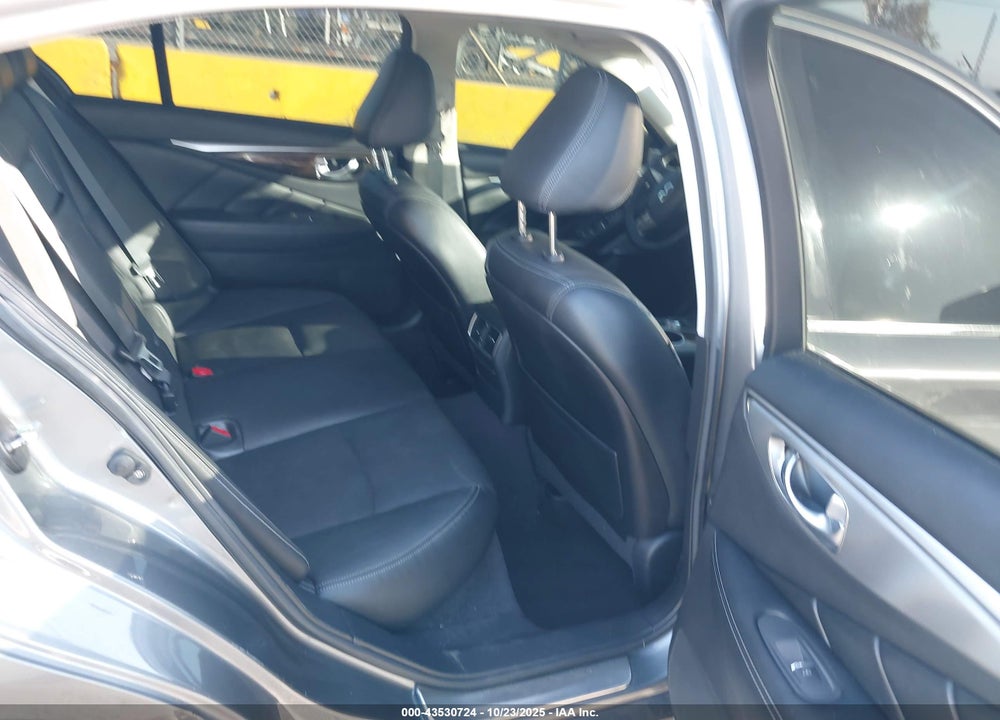 2017 INFINITI Q50 VIN: JN1EV7AR5HM836925