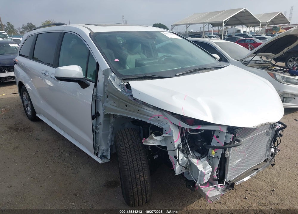 2025 TOYOTA SIENNA XLE VIN: 5TDJRKEC8SS279478