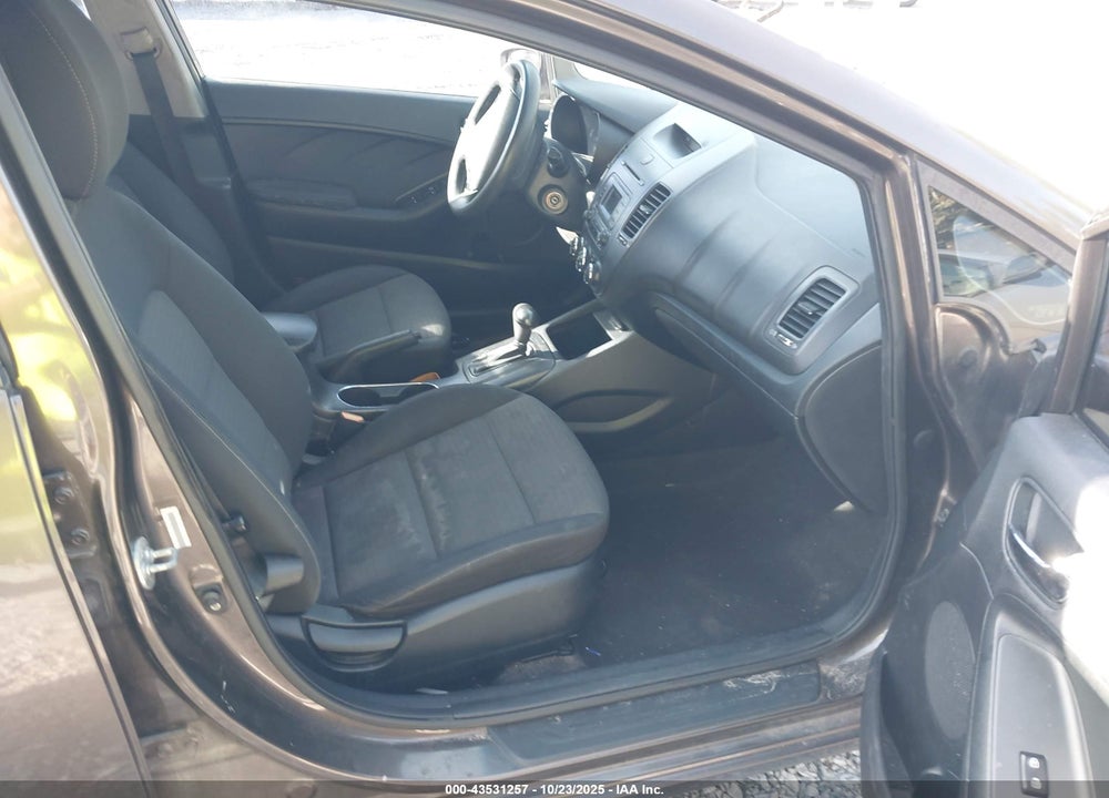 2015 KIA FORTE LX VIN: KNAFX4A6XF5313842