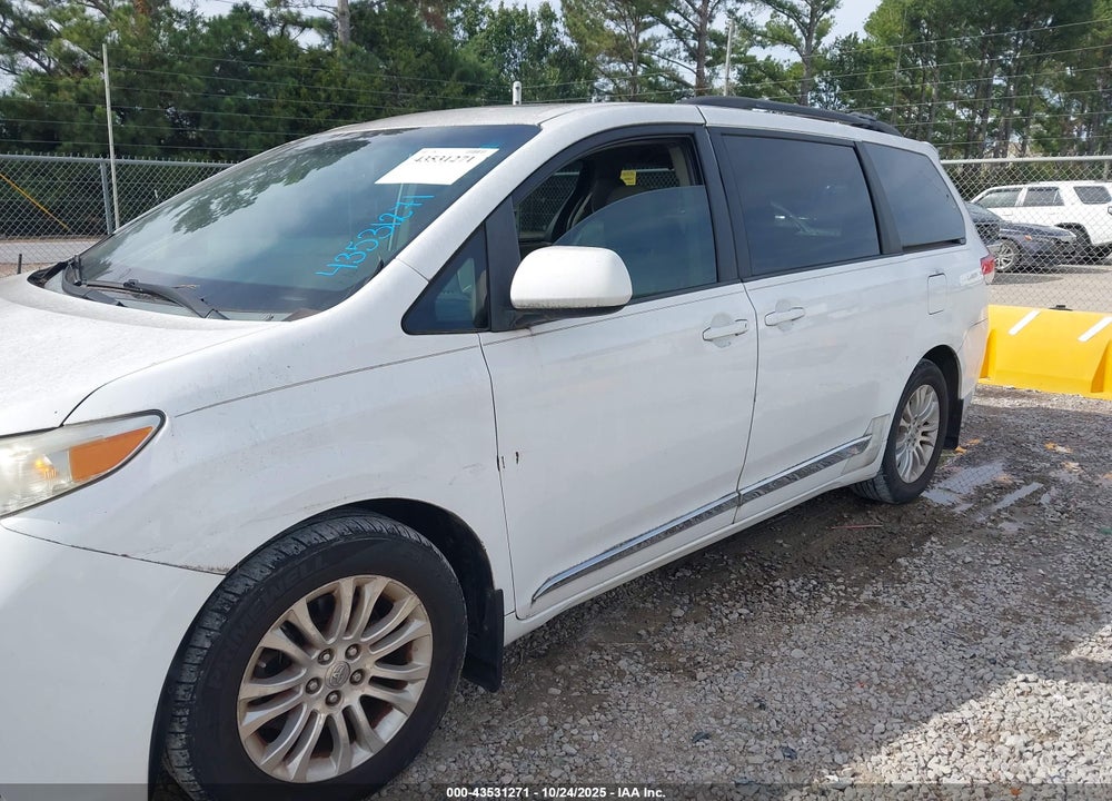 2012 TOYOTA SIENNA XLE V6 8 PASSENGER VIN: 5TDYK3DC4CS231407