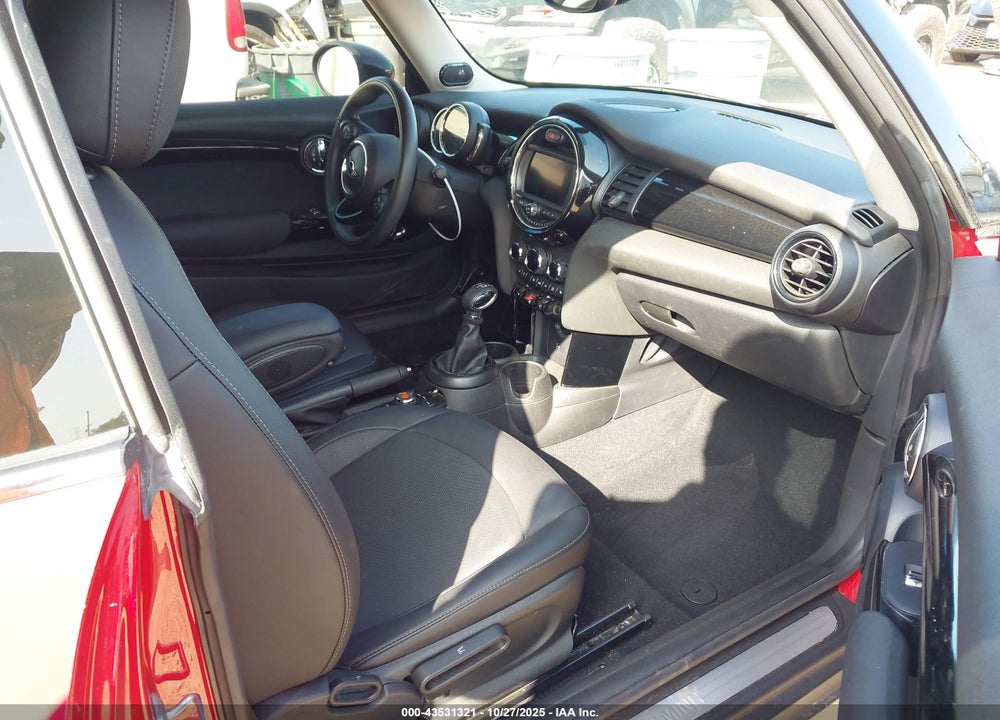 2019 MINI HARDTOP COOPER VIN: WMWXP5C5XK2H95709