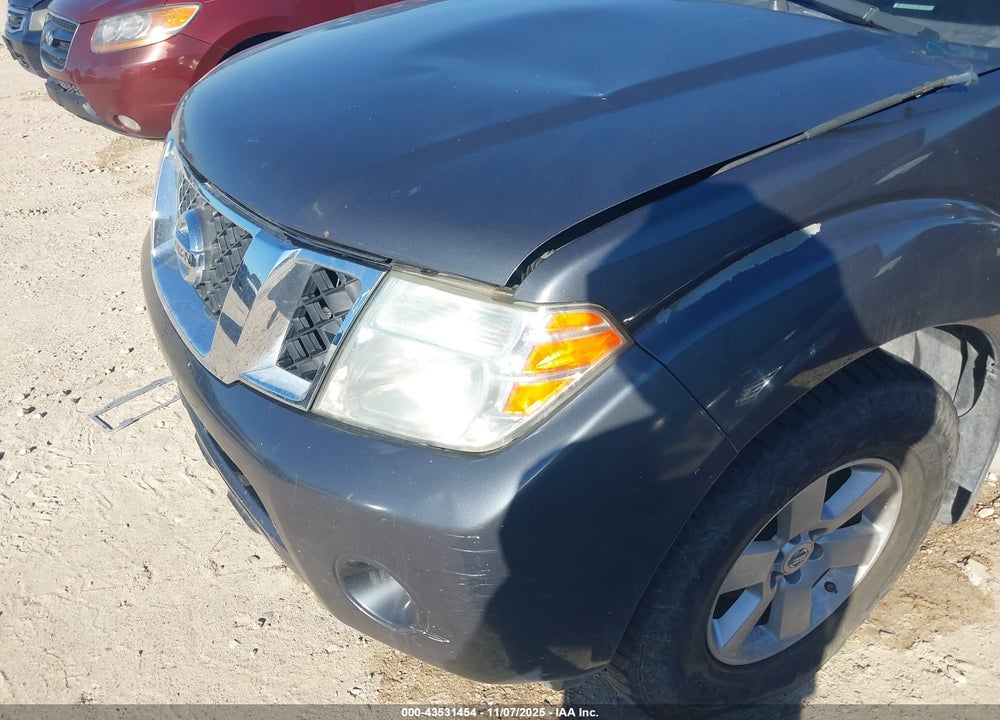 2011 NISSAN PATHFINDER SV VIN: 5N1AR1NN5BC617539