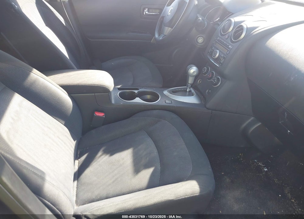 2014 NISSAN ROGUE SELECT S VIN: JN8AS5MT4EW605180