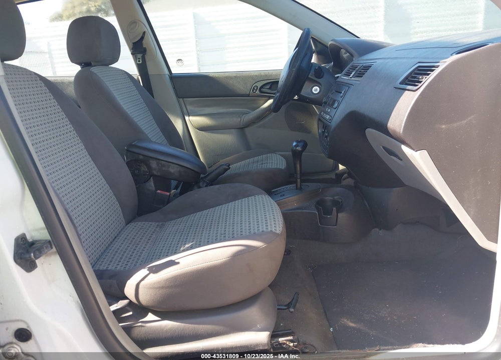 2007 FORD FOCUS VIN: 1FAFP34N67W305139