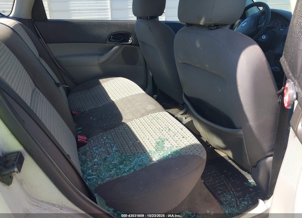 2007 FORD FOCUS VIN: 1FAFP34N67W305139