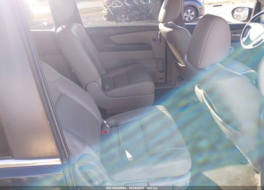 2016 HONDA ODYSSEY EX-L VIN: 5FNRL5H68GB120435