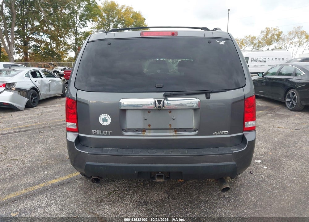 2011 HONDA PILOT EX-L VIN: 5FNYF4H55BB078139
