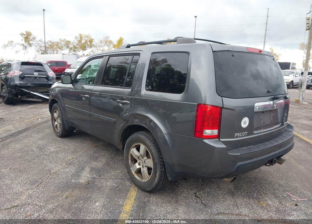 2011 HONDA PILOT EX-L VIN: 5FNYF4H55BB078139
